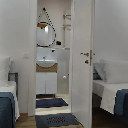 My - Entire House In The Center Of Apartament *