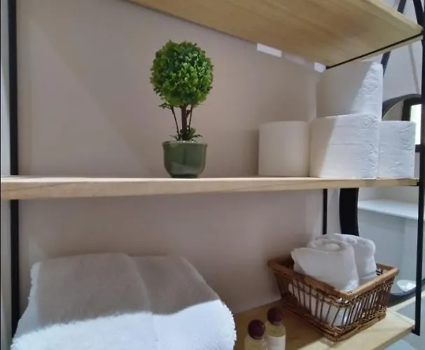 My - Entire House In The Center Of 地拉那